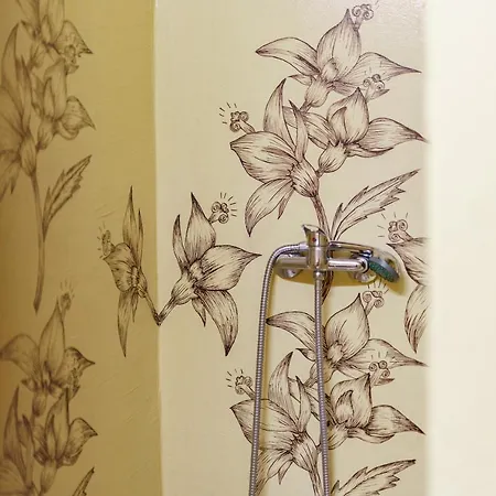 Melita - The Very Centre Of Town *