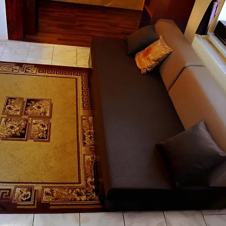 Melita - The Very Centre Of Town *